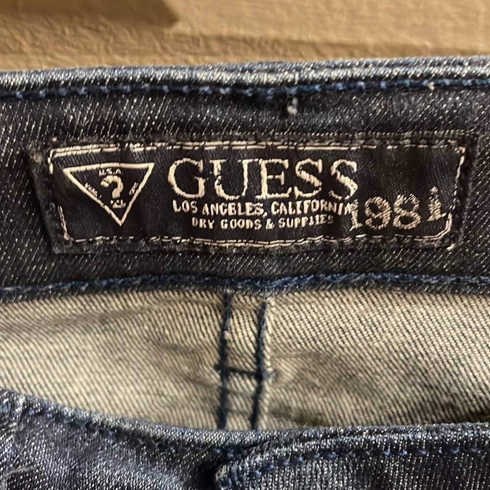 GUESS 1981 LA BRITTNEY SKINNY women’s embellished back pockets distressed jeans - Picture 5 of 13